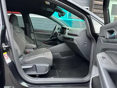 Volkswagen Golf - Thumbnail 10