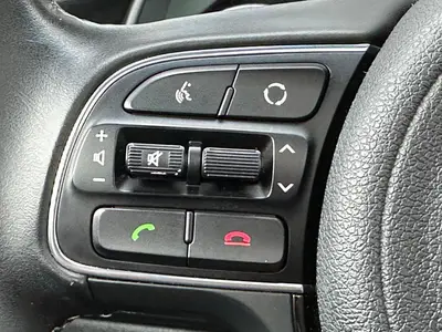 Kia Niro - Thumbnail 22