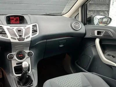 Ford Fiesta - Thumbnail 13