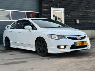 Honda Civic - Thumbnail 30