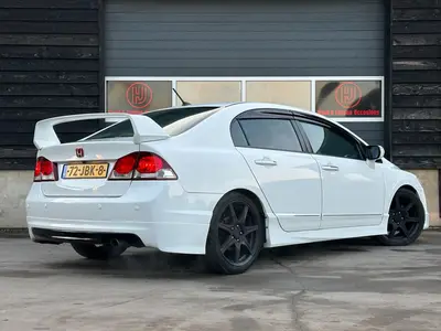 Honda Civic - Thumbnail 5