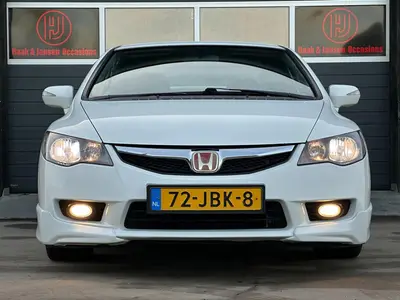 Honda Civic - Thumbnail 6