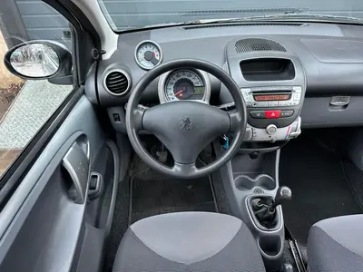 Peugeot 107 - Thumbnail 15