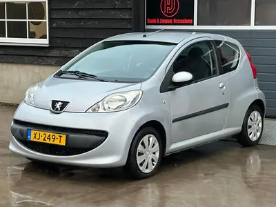 Peugeot 107 - Thumbnail 25