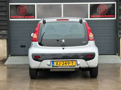 Peugeot 107 - Thumbnail 9