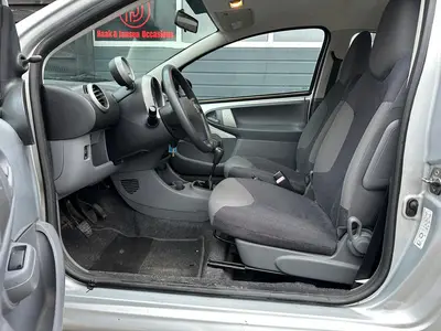 Peugeot 107 - Thumbnail 10