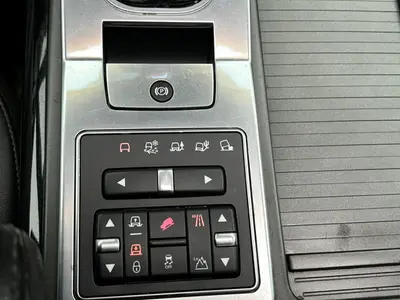 Land Rover Range Rover Sport - Thumbnail 28