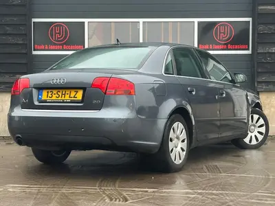Audi A4 - Thumbnail 3