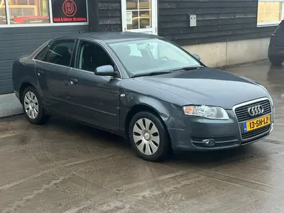 Audi A4 - Thumbnail 24