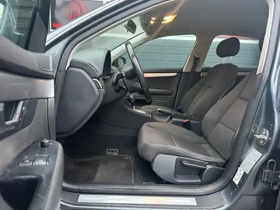 Audi A4 - Thumbnail 9