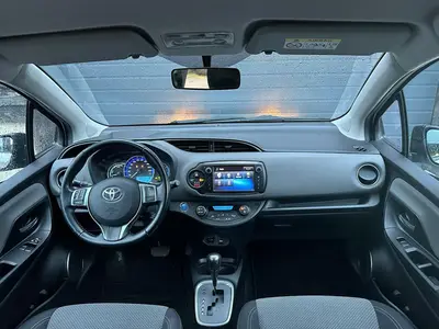 Toyota Yaris - Thumbnail 12