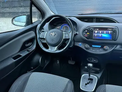 Toyota Yaris - Thumbnail 14