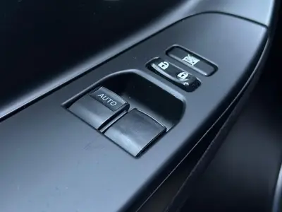 Toyota Yaris - Thumbnail 16