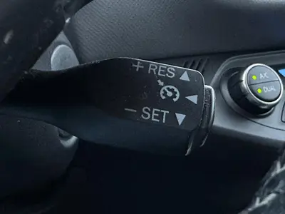 Toyota Yaris - Thumbnail 22