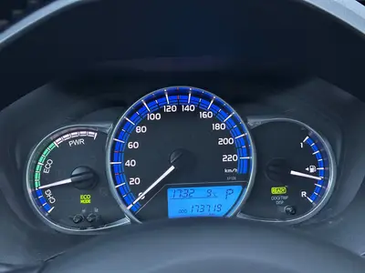 Toyota Yaris - Thumbnail 23