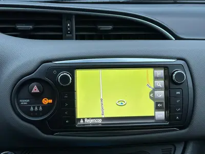 Toyota Yaris - Thumbnail 24