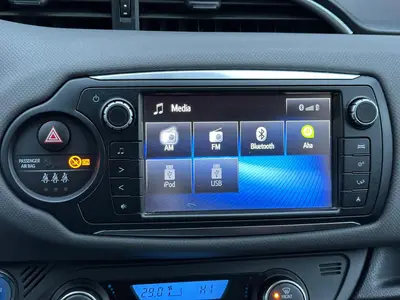 Toyota Yaris - Thumbnail 25