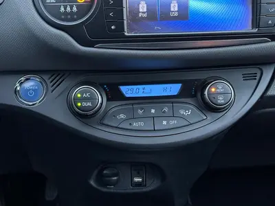 Toyota Yaris - Thumbnail 27