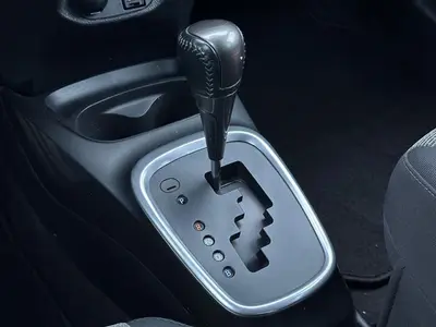 Toyota Yaris - Thumbnail 28