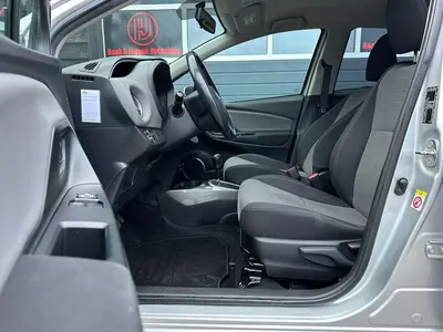 Toyota Yaris - Thumbnail 10
