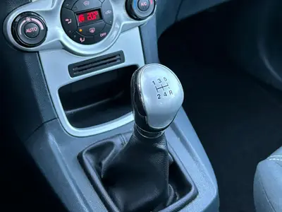 Ford Fiesta - Thumbnail 25