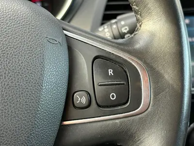 Renault Captur - Thumbnail 18