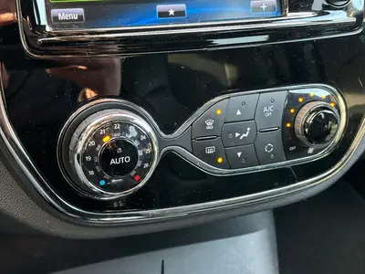 Renault Captur - Thumbnail 23