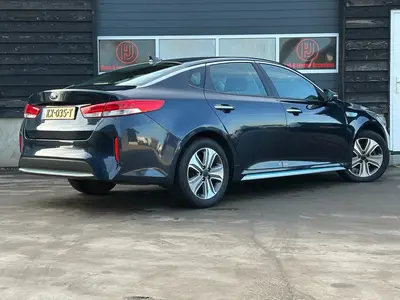 Kia Optima - Thumbnail 3