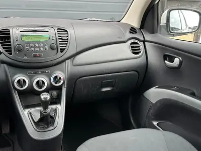 Hyundai i10 - Thumbnail 13