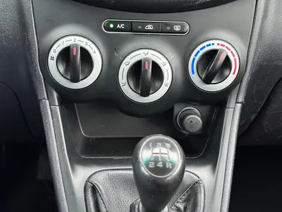 Hyundai i10 - Thumbnail 22