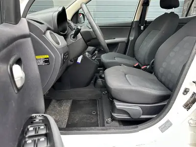 Hyundai i10 - Thumbnail 10