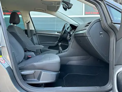 Volkswagen Golf - Thumbnail 11