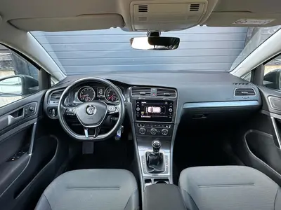 Volkswagen Golf - Thumbnail 12