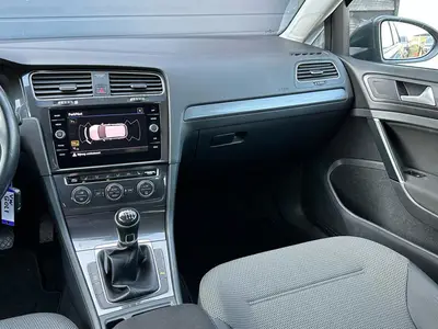 Volkswagen Golf - Thumbnail 13