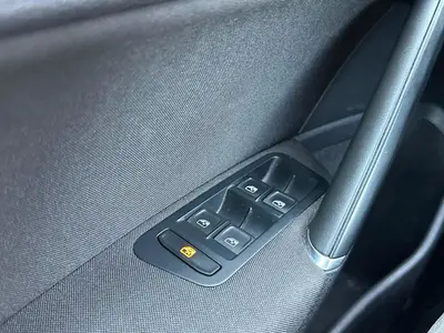 Volkswagen Golf - Thumbnail 16