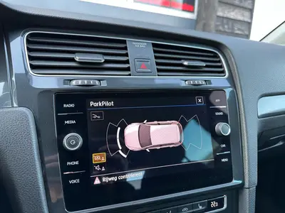 Volkswagen Golf - Thumbnail 23