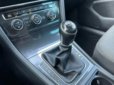 Volkswagen Golf - Thumbnail 26