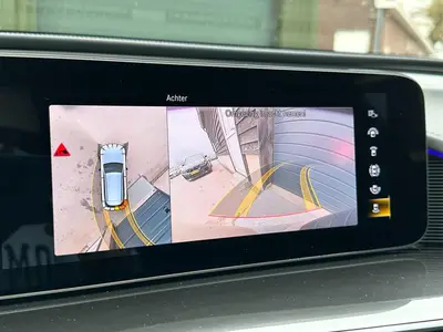 Mercedes-Benz EQC - Thumbnail 17