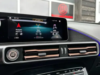 Mercedes-Benz EQC - Thumbnail 19