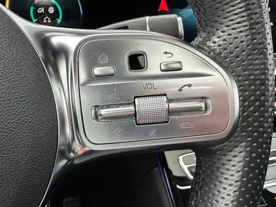 Mercedes-Benz EQC - Thumbnail 23