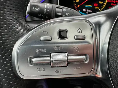 Mercedes-Benz EQC - Thumbnail 24