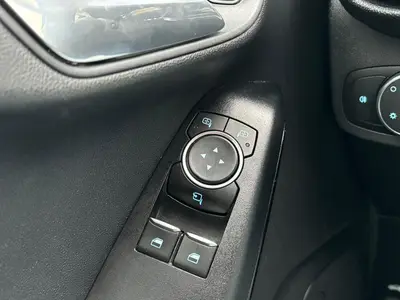 Ford Fiesta - Thumbnail 27