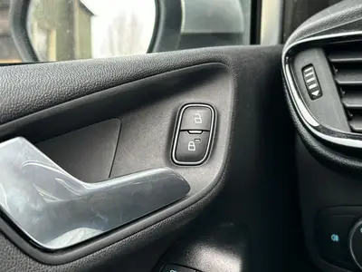 Ford Fiesta - Thumbnail 28