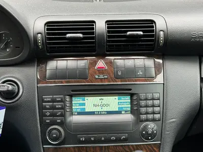 Mercedes-Benz C-Klasse - Thumbnail 16