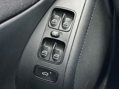 Mercedes-Benz C-Klasse - Thumbnail 22