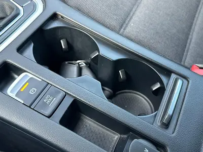 Volkswagen Passat - Thumbnail 22