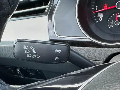 Volkswagen Passat - Thumbnail 26