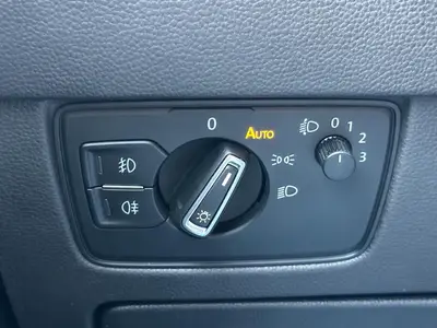 Volkswagen Passat - Thumbnail 27