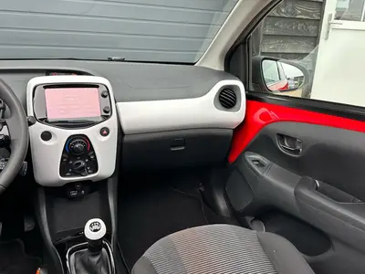 Peugeot 108 - Thumbnail 13