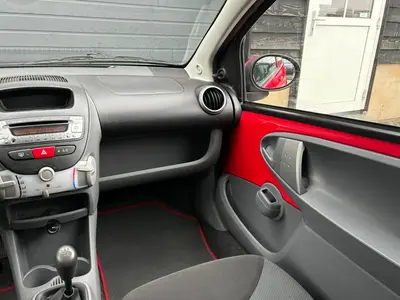 Toyota Aygo - Thumbnail 13